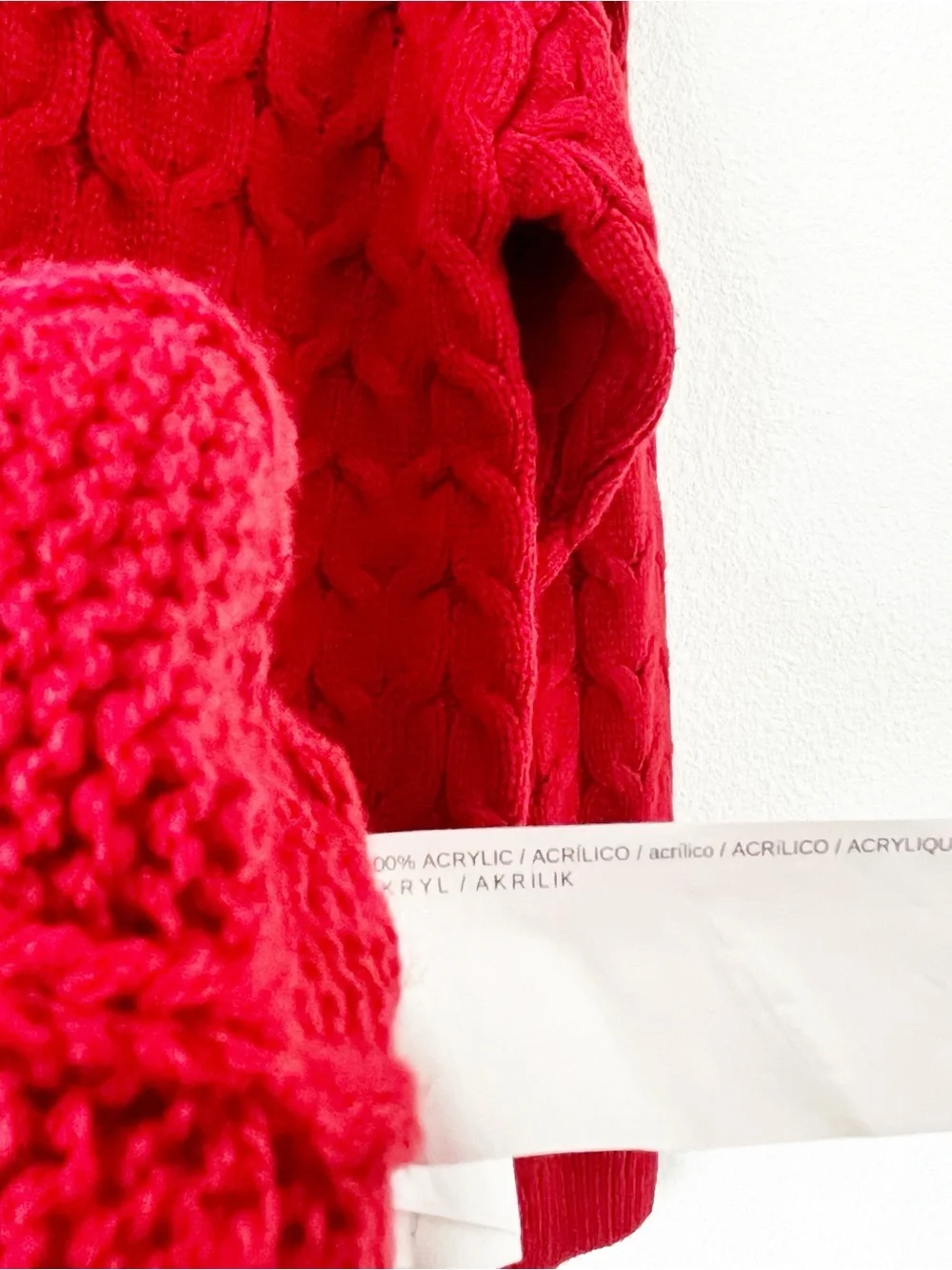 Mango red cable